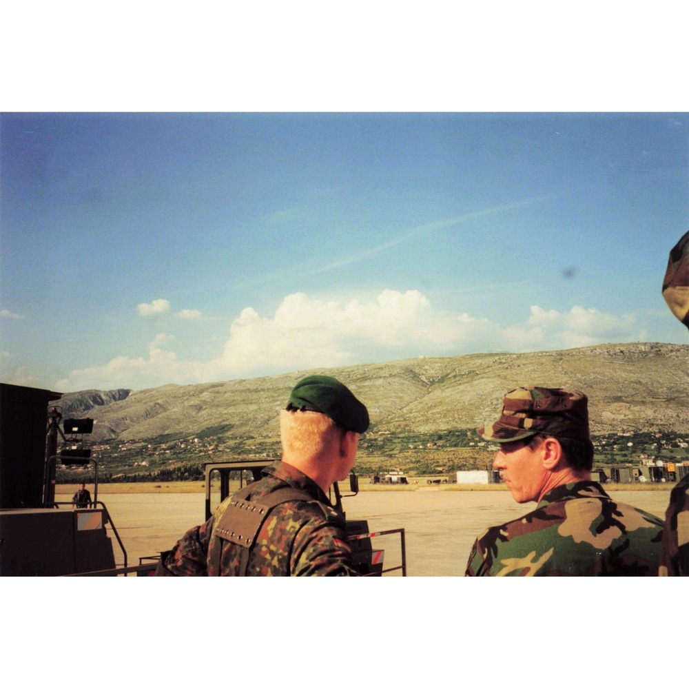 Vintage 1999 SFOR Bosnia UH-1N Helicopter Airfield Photo Lot 6x4 - Picture 5 of 5